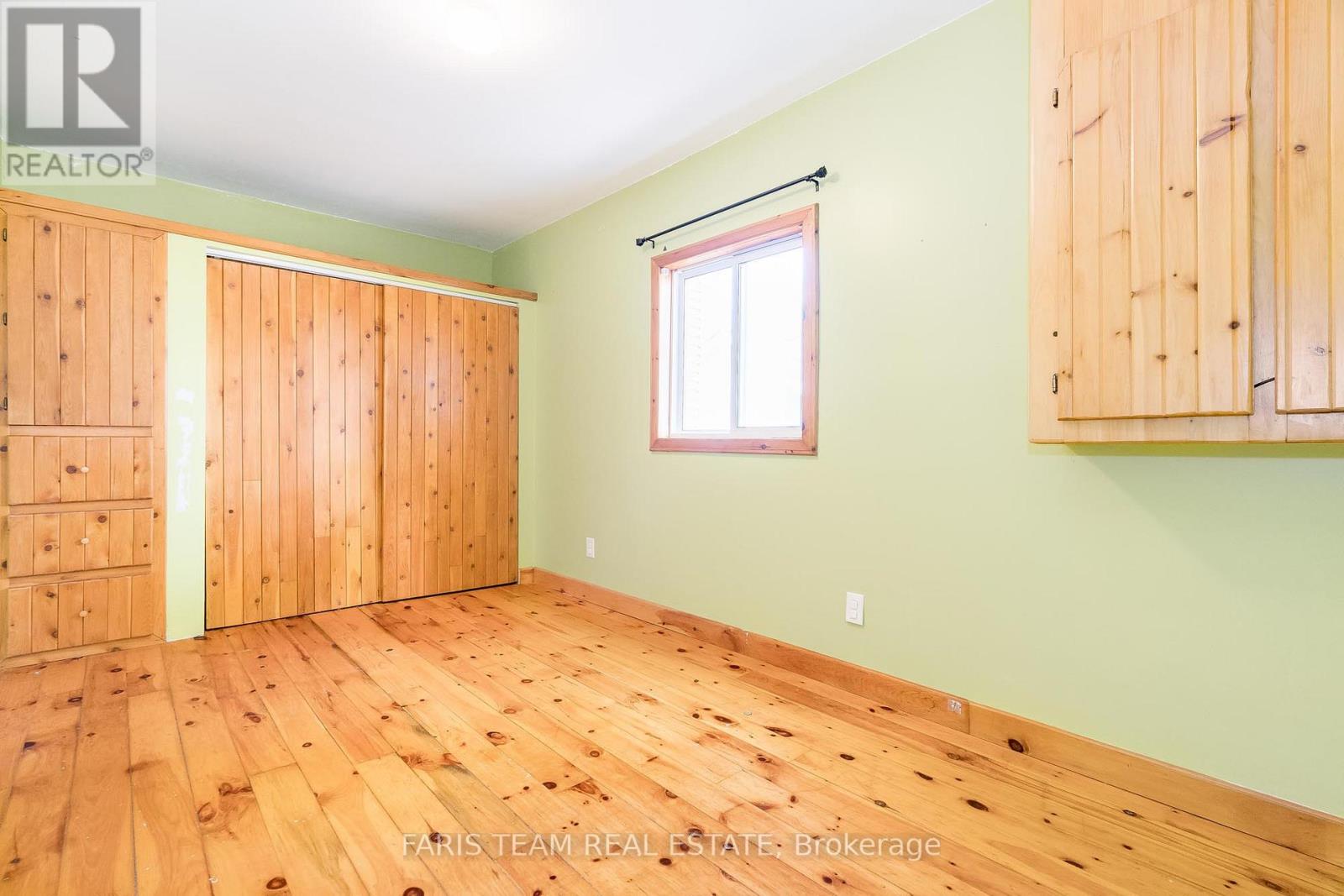 237 SIMCOE ST