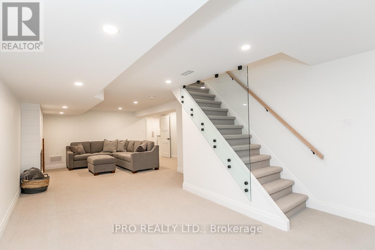 10 GOLFVIEW DR