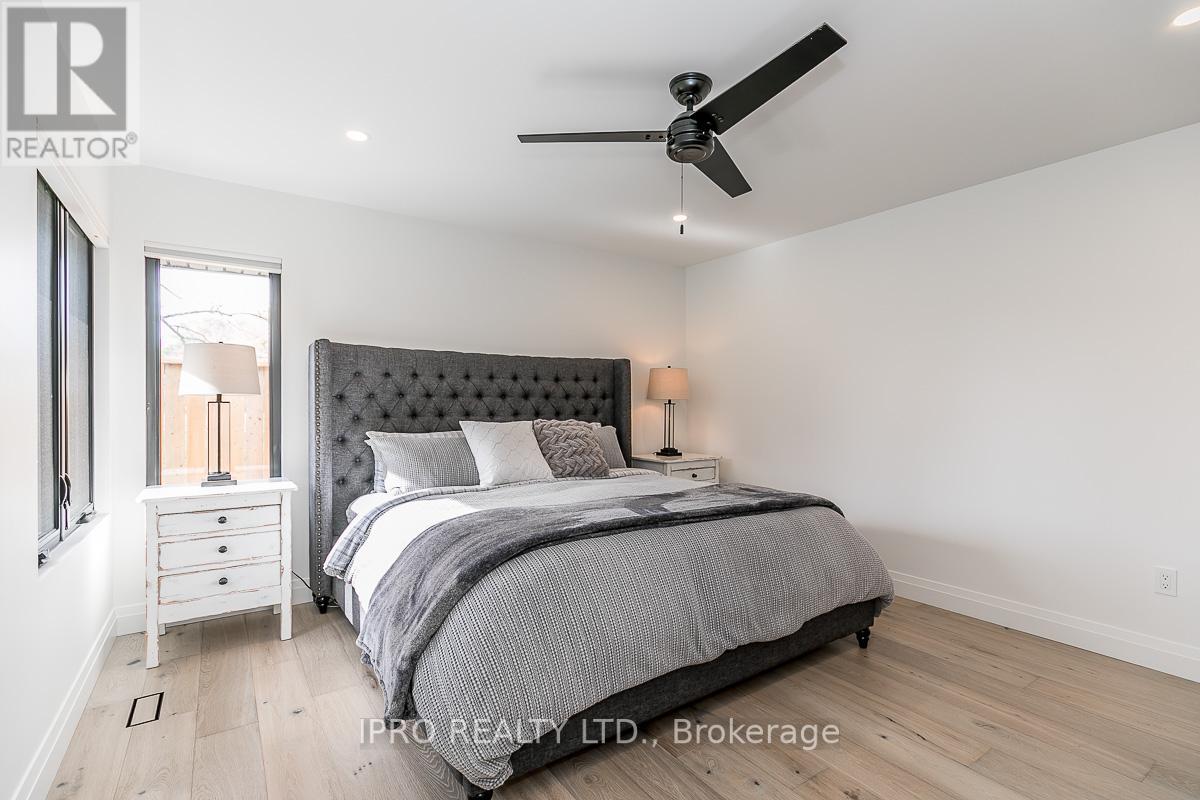 10 GOLFVIEW DR