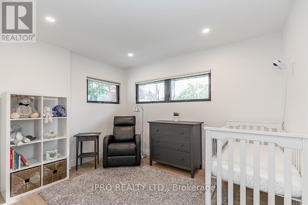 10 GOLFVIEW DR