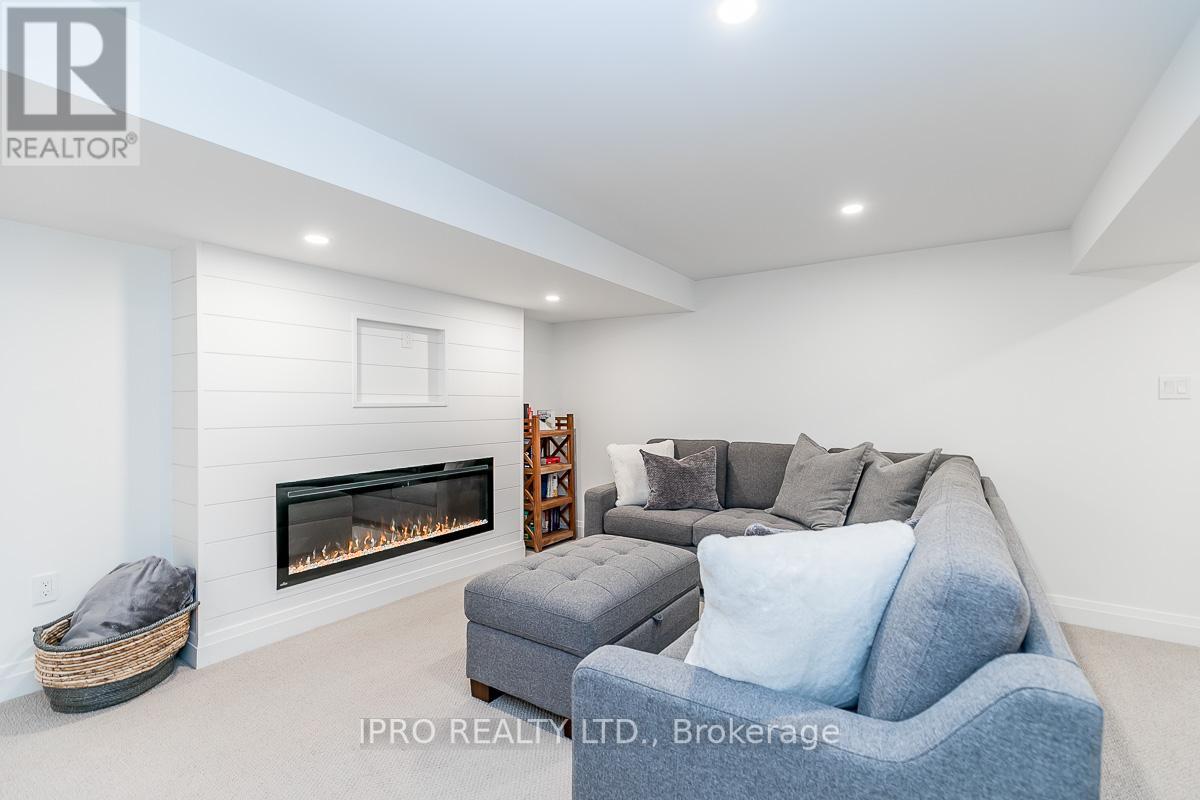 10 GOLFVIEW DR