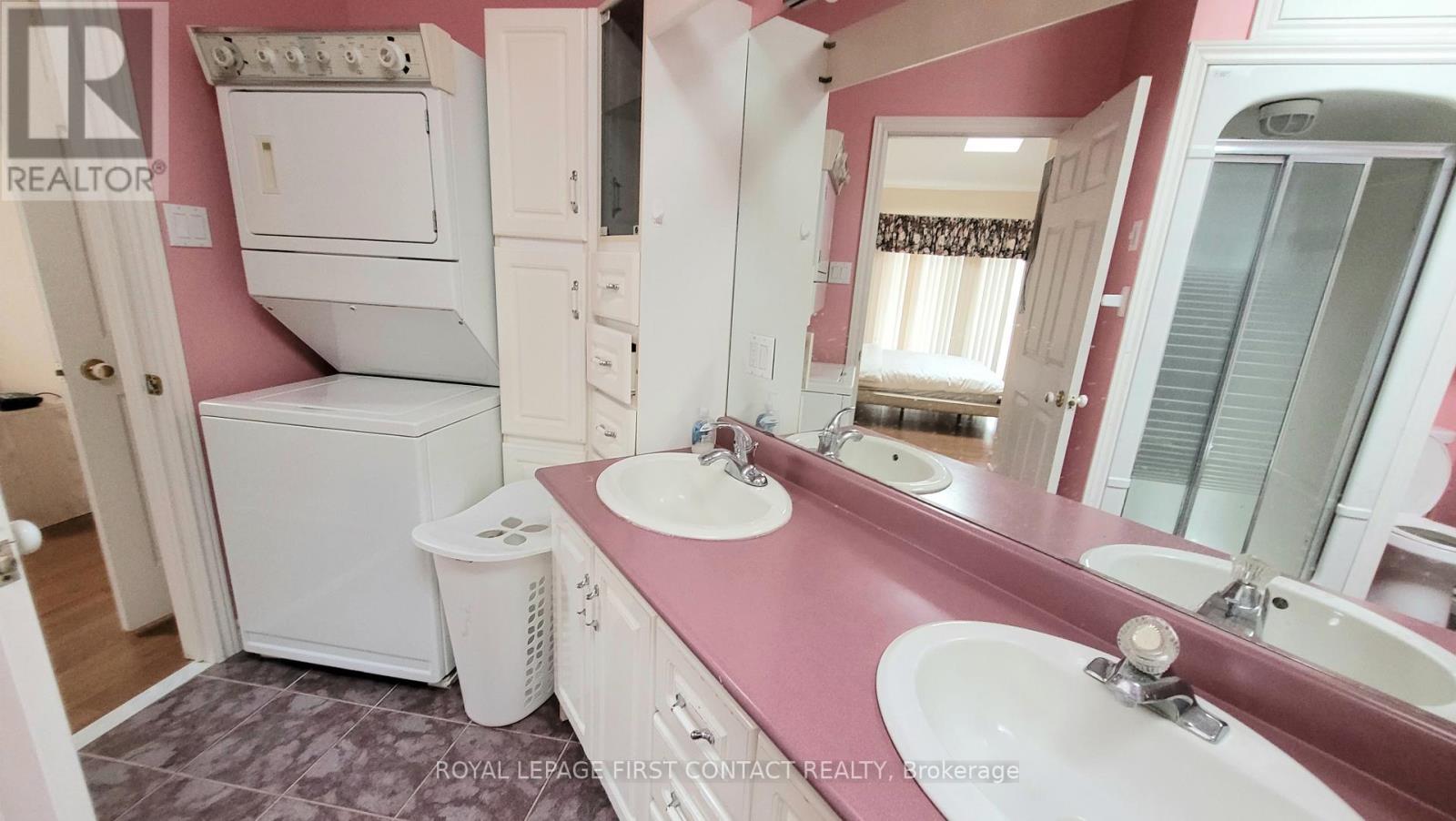#301 -66 MAPLE AVE E, #301