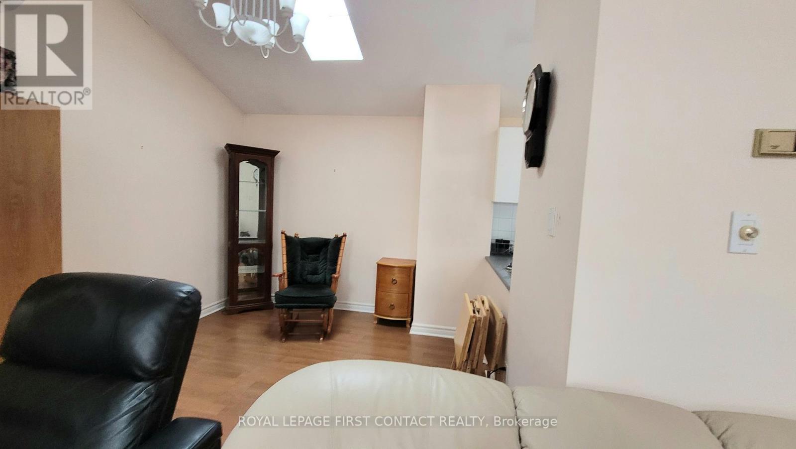 #301 -66 MAPLE AVE E, #301