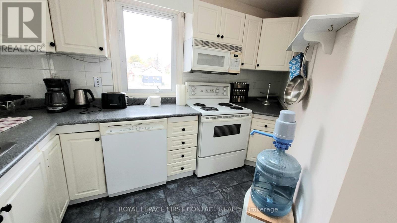 #301 -66 MAPLE AVE E, #301