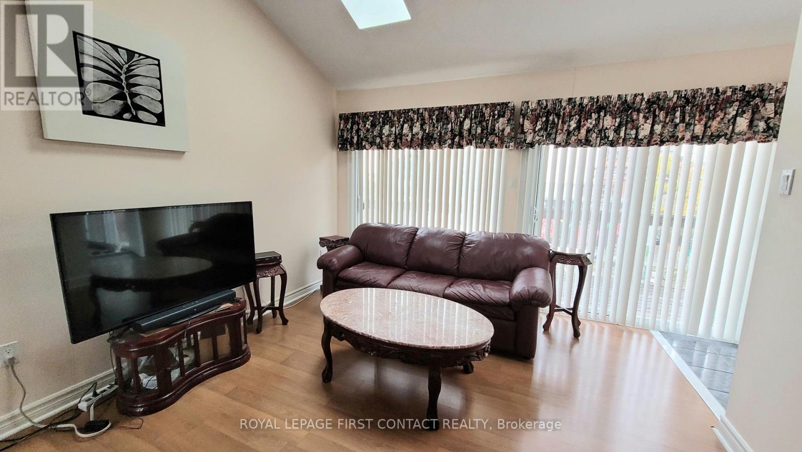 #301 -66 MAPLE AVE E, #301