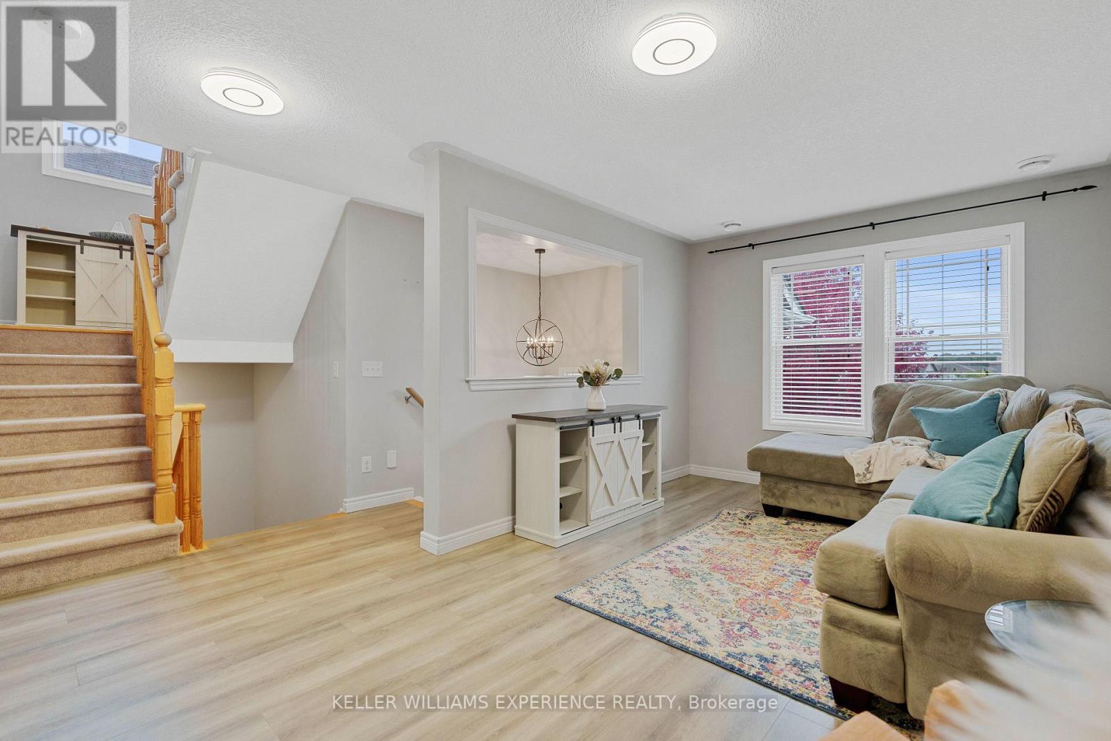 104 PEARL DR
