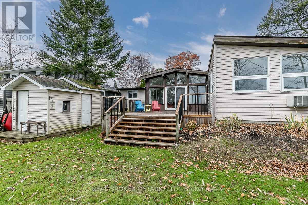 2817 LAKESIDE DR
