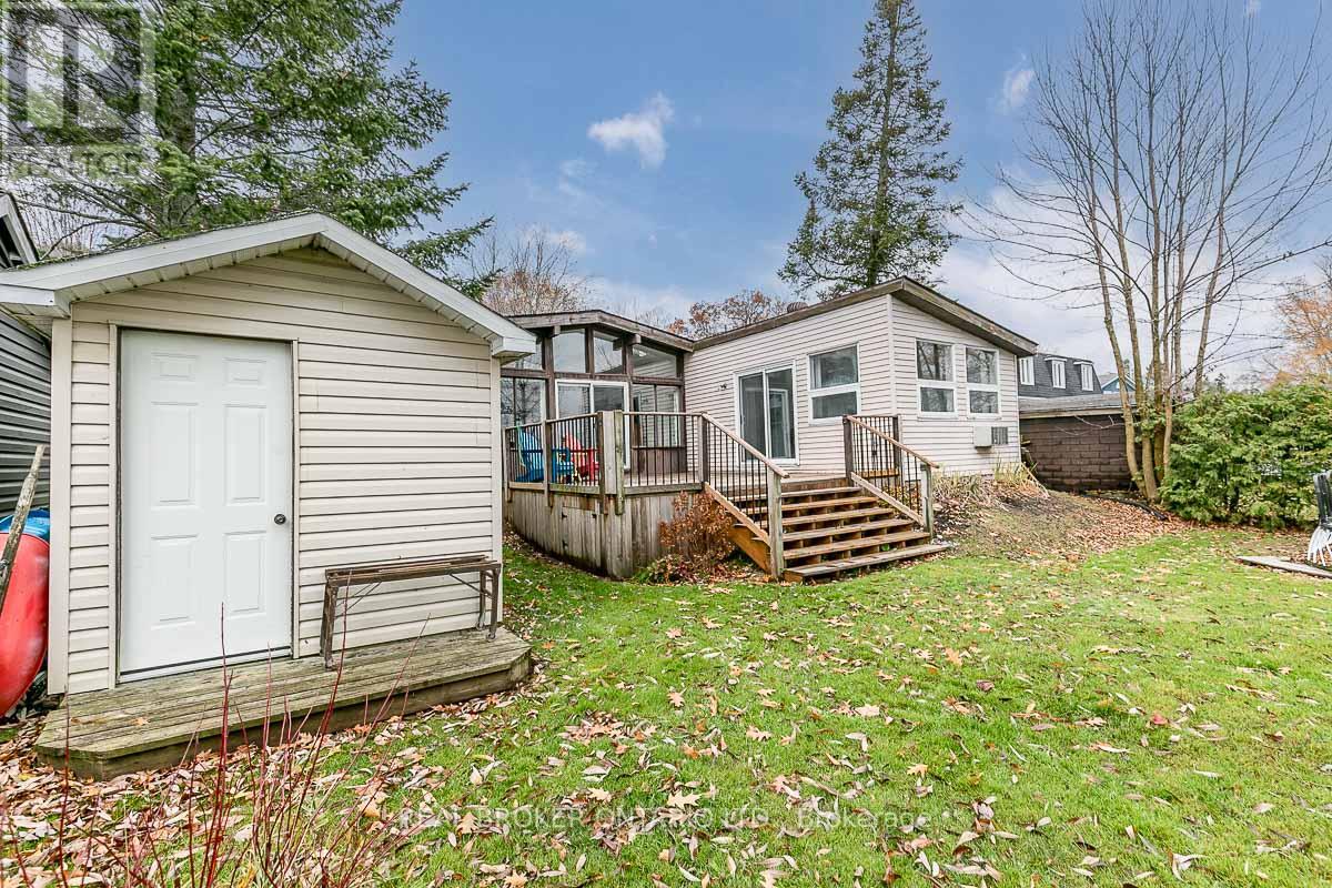 2817 LAKESIDE DR
