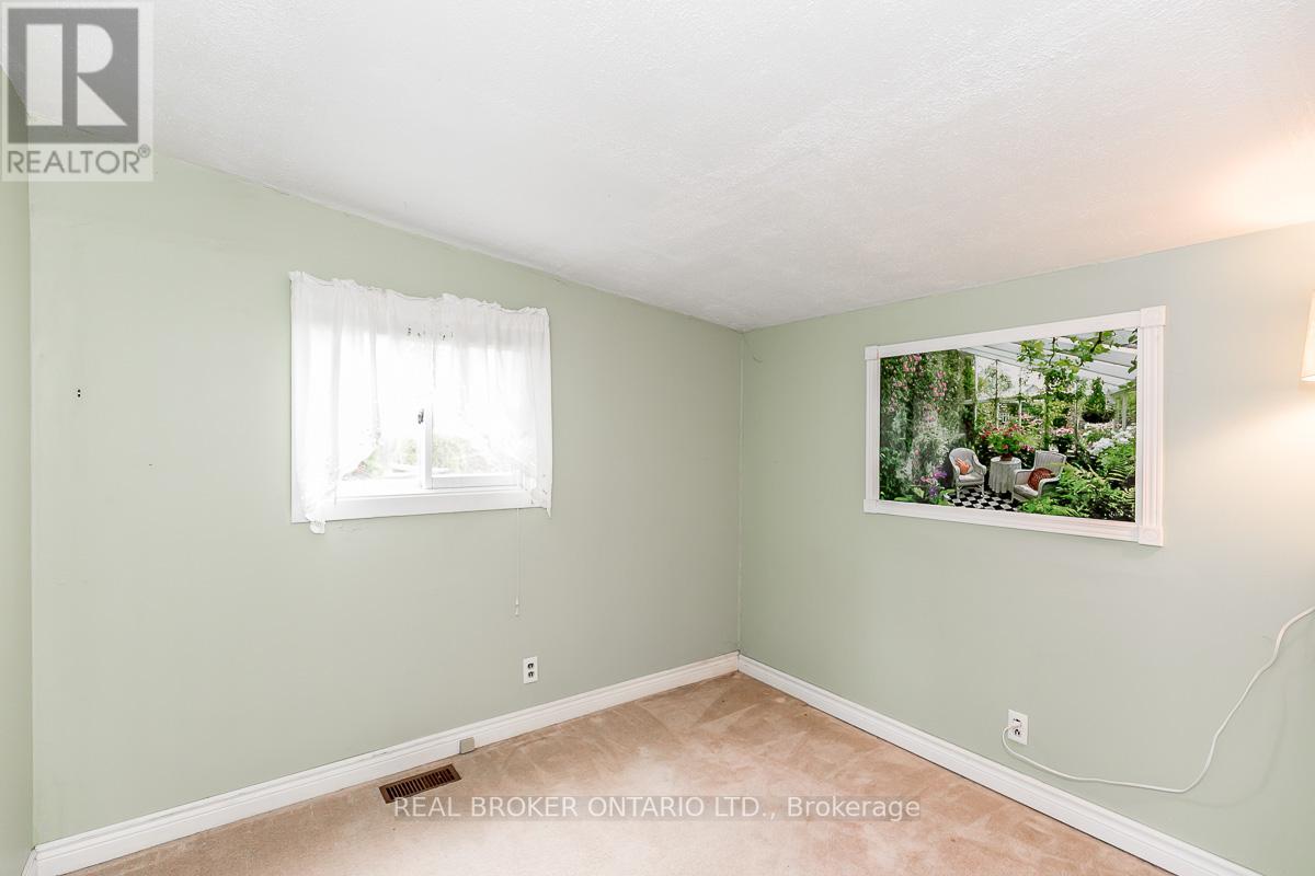 2817 LAKESIDE DR