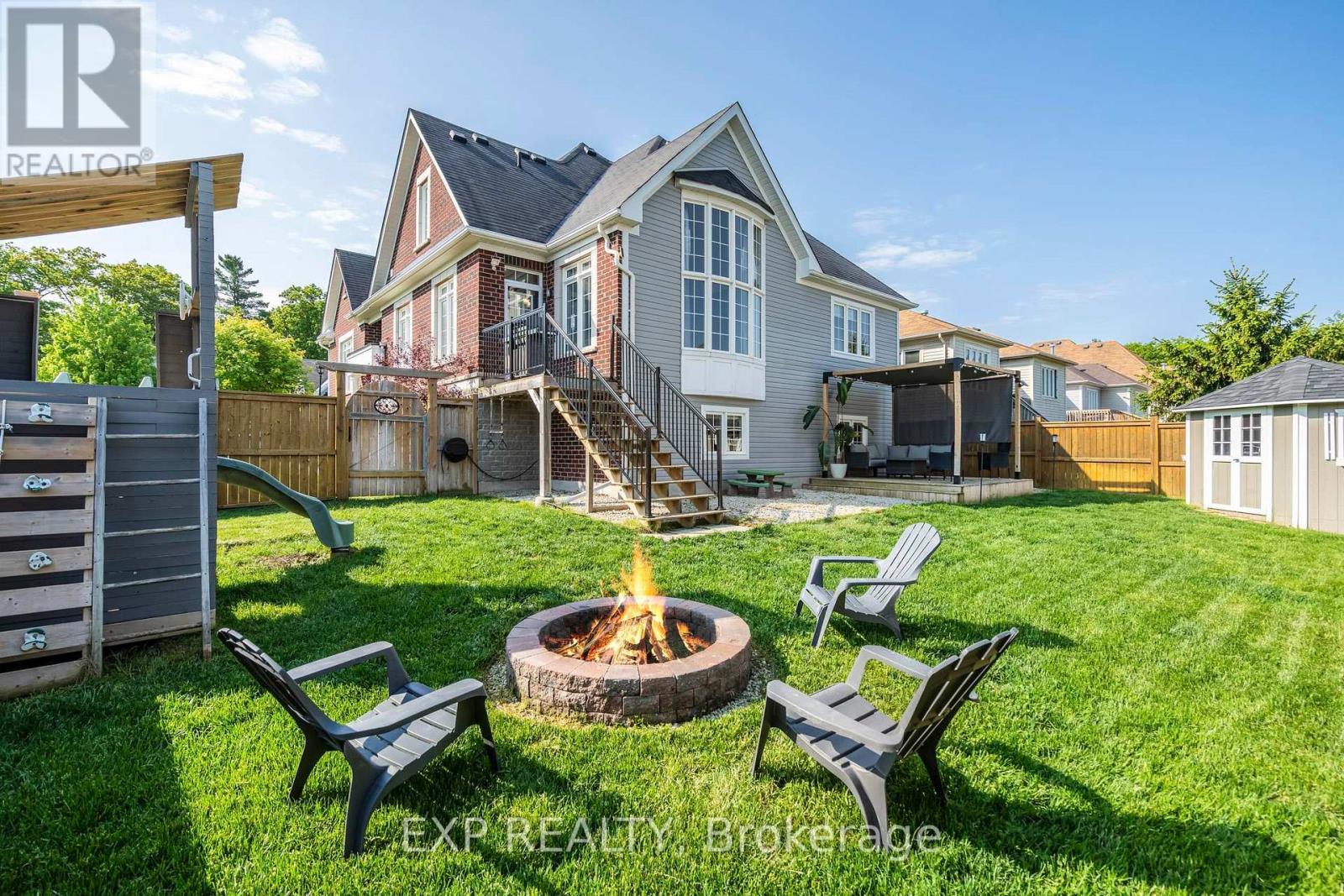 105 WHITE SANDS WAY
