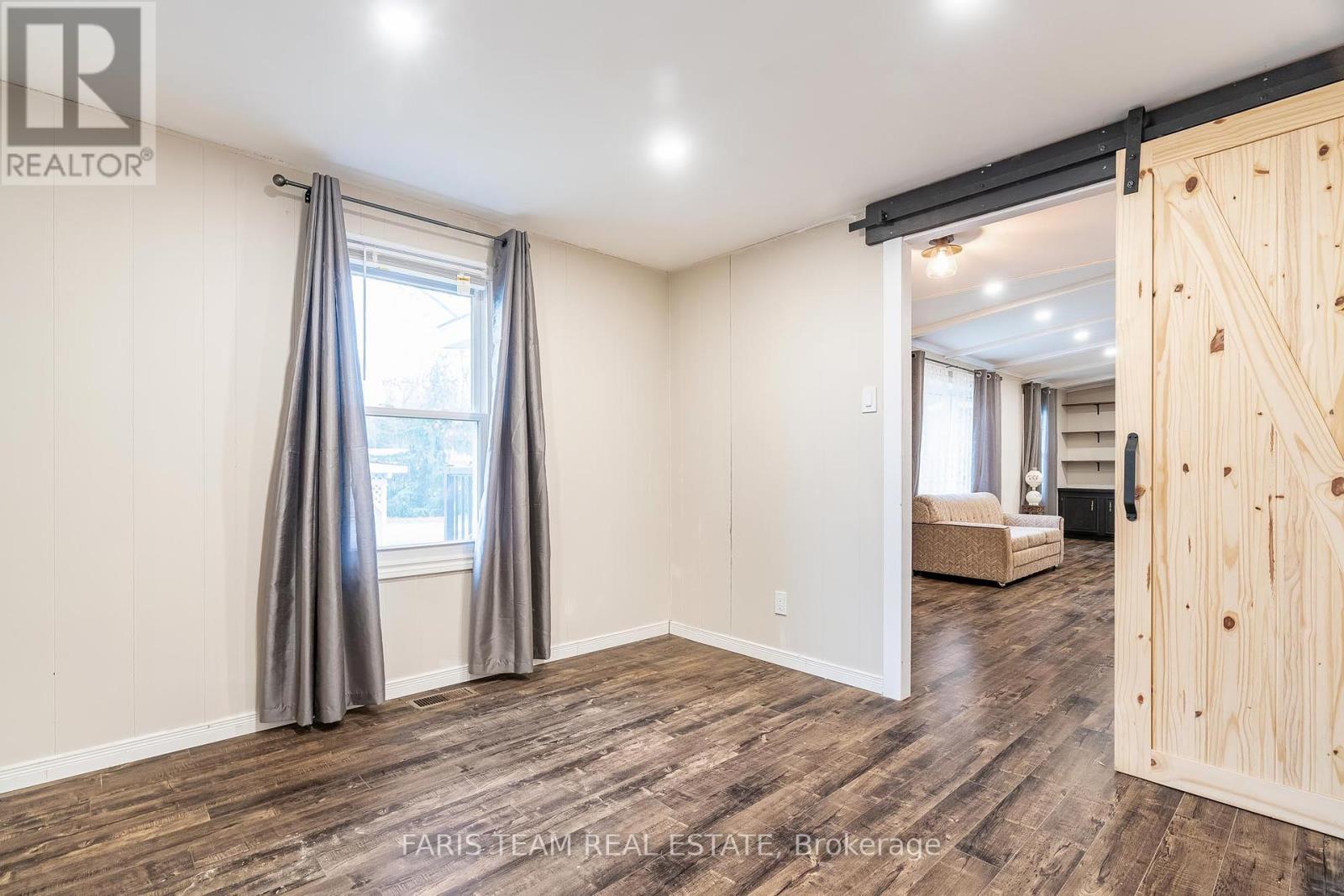 3 MURRAY DR