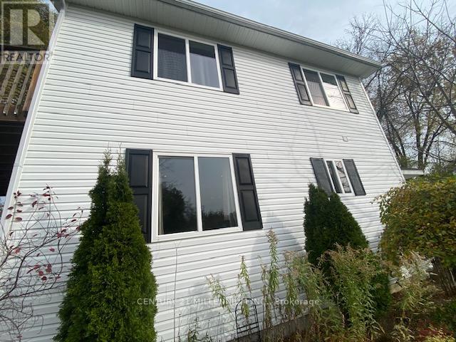 29 FINDLAY DR