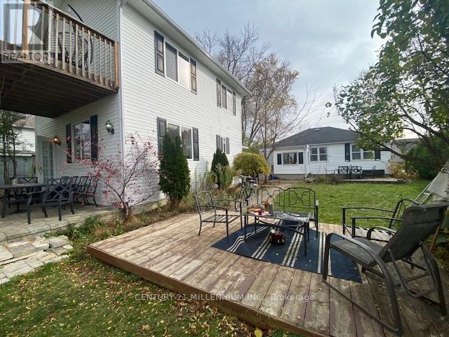 29 FINDLAY DR