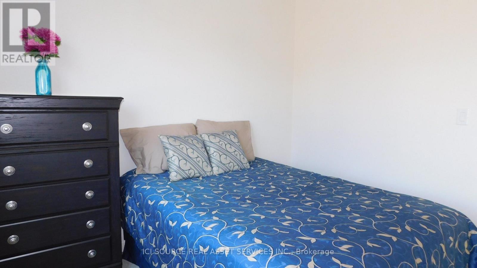 #9 -64 RIVER RD E, #9