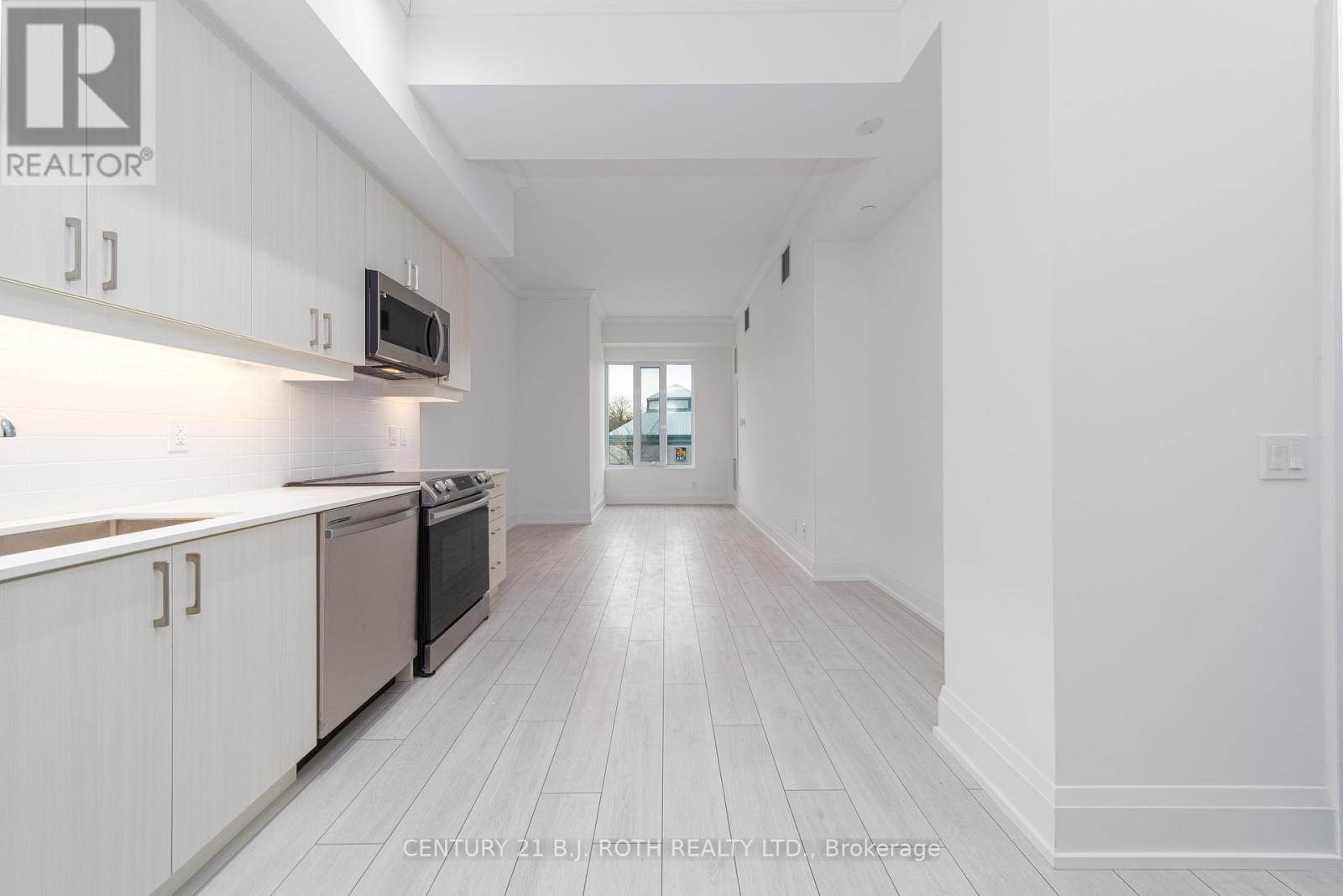 #220 -1 HUME ST, #220