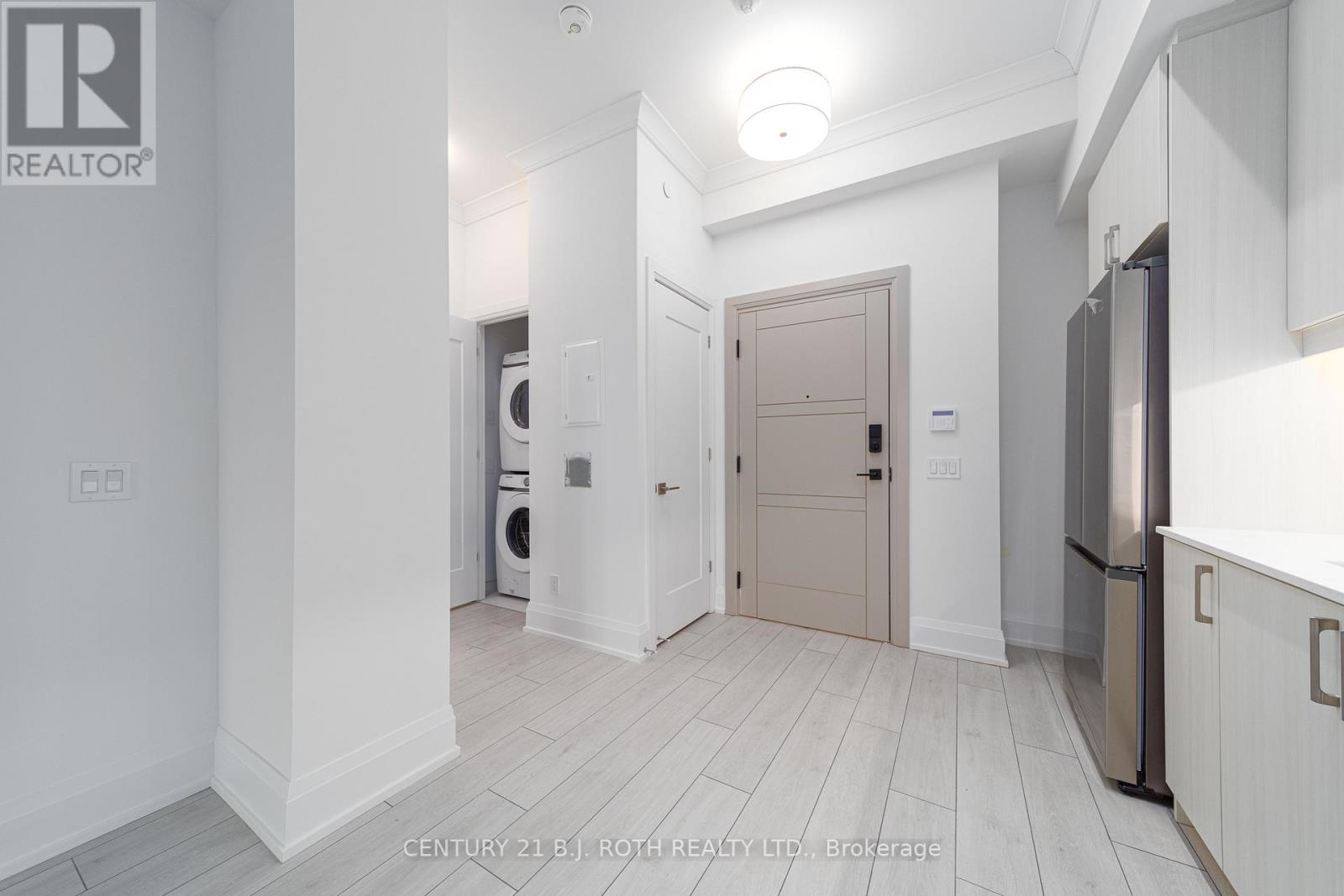 #220 -1 HUME ST, #220