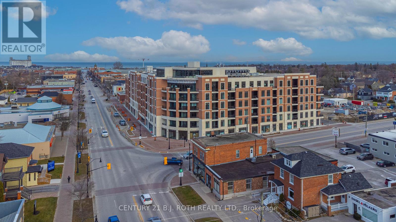 #220 -1 HUME ST, #220