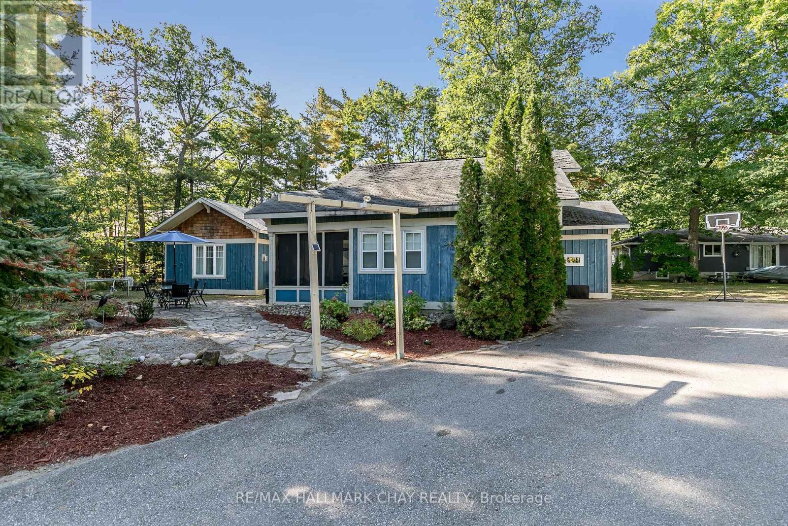 11 ROSEMARY RD