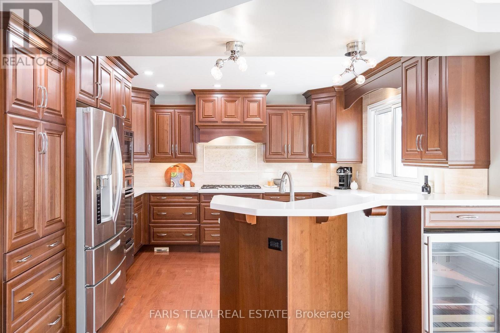 163 FOX RUN