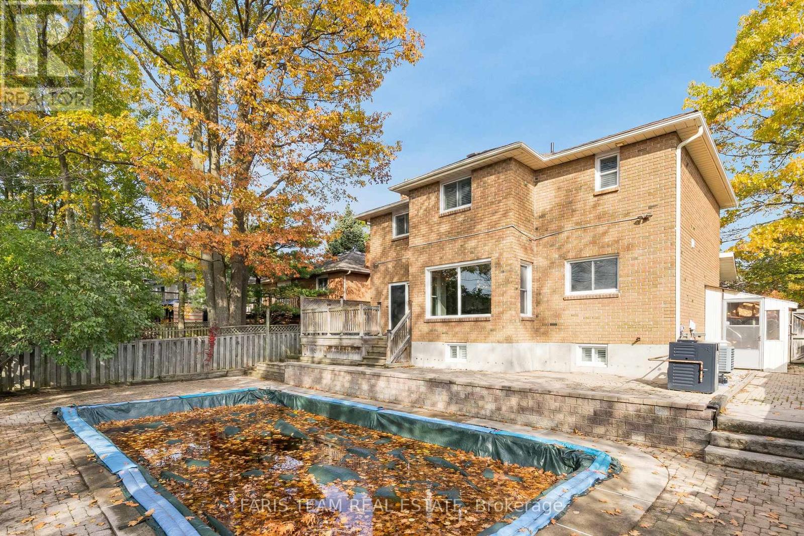163 FOX RUN