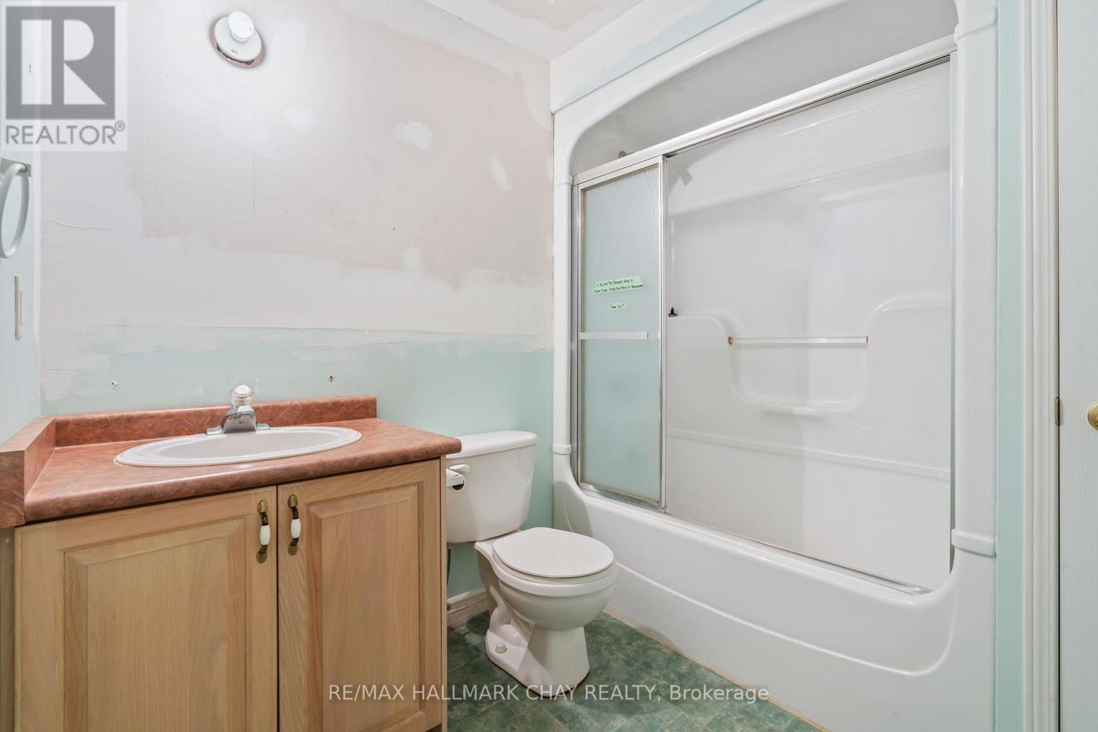 3 ANDREW CRT