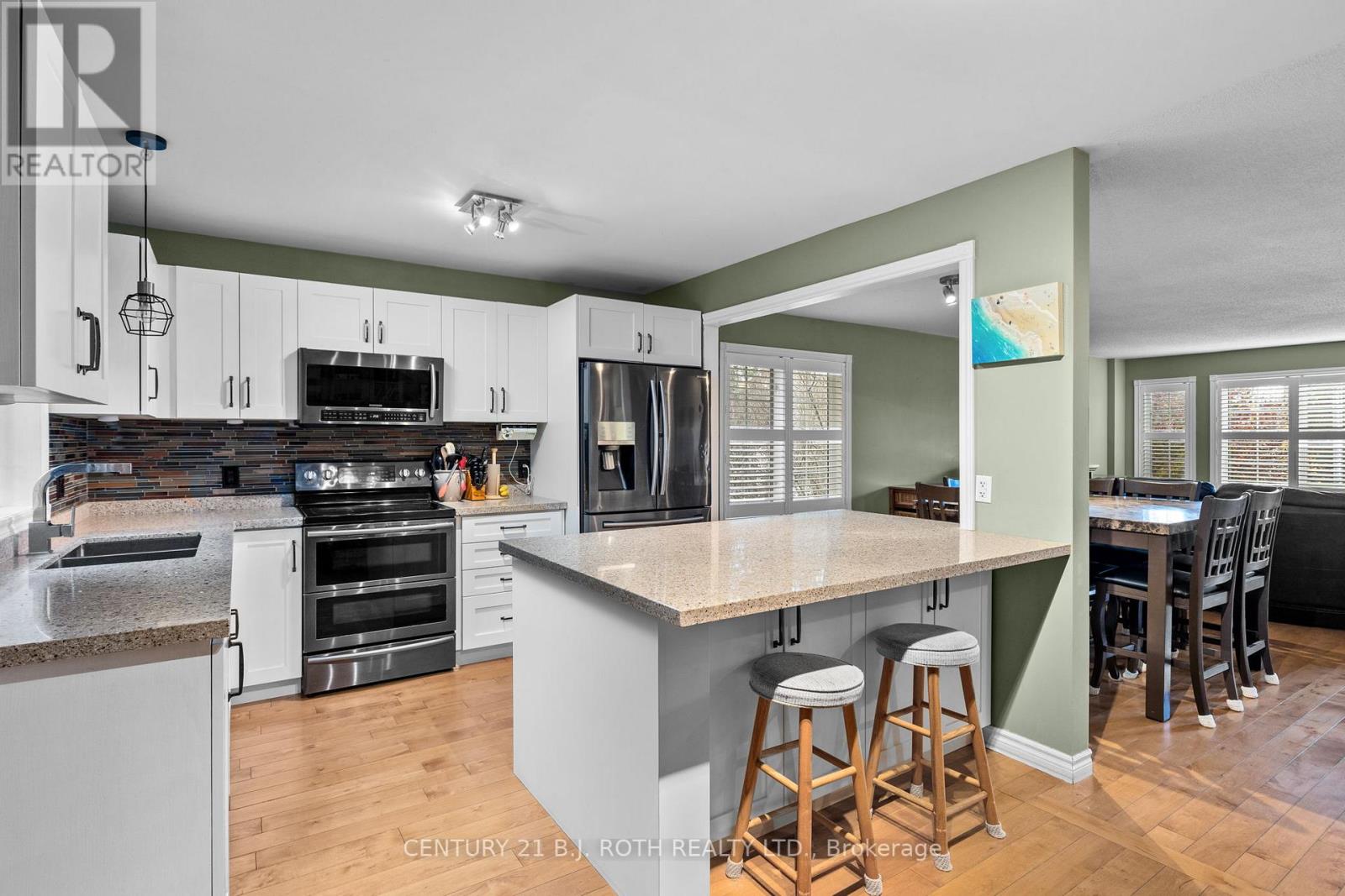 9 KENWELL CRT