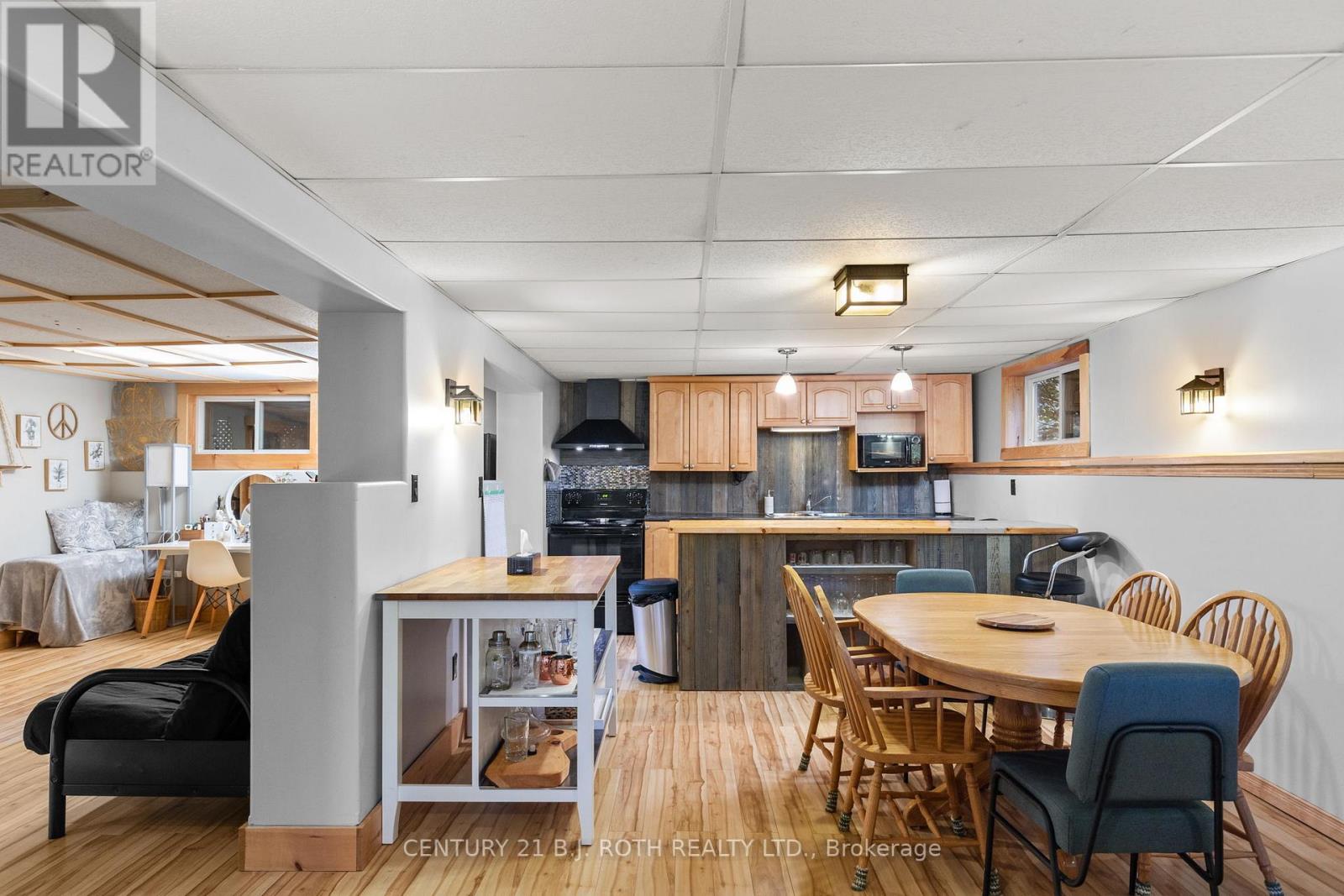 9 KENWELL CRT