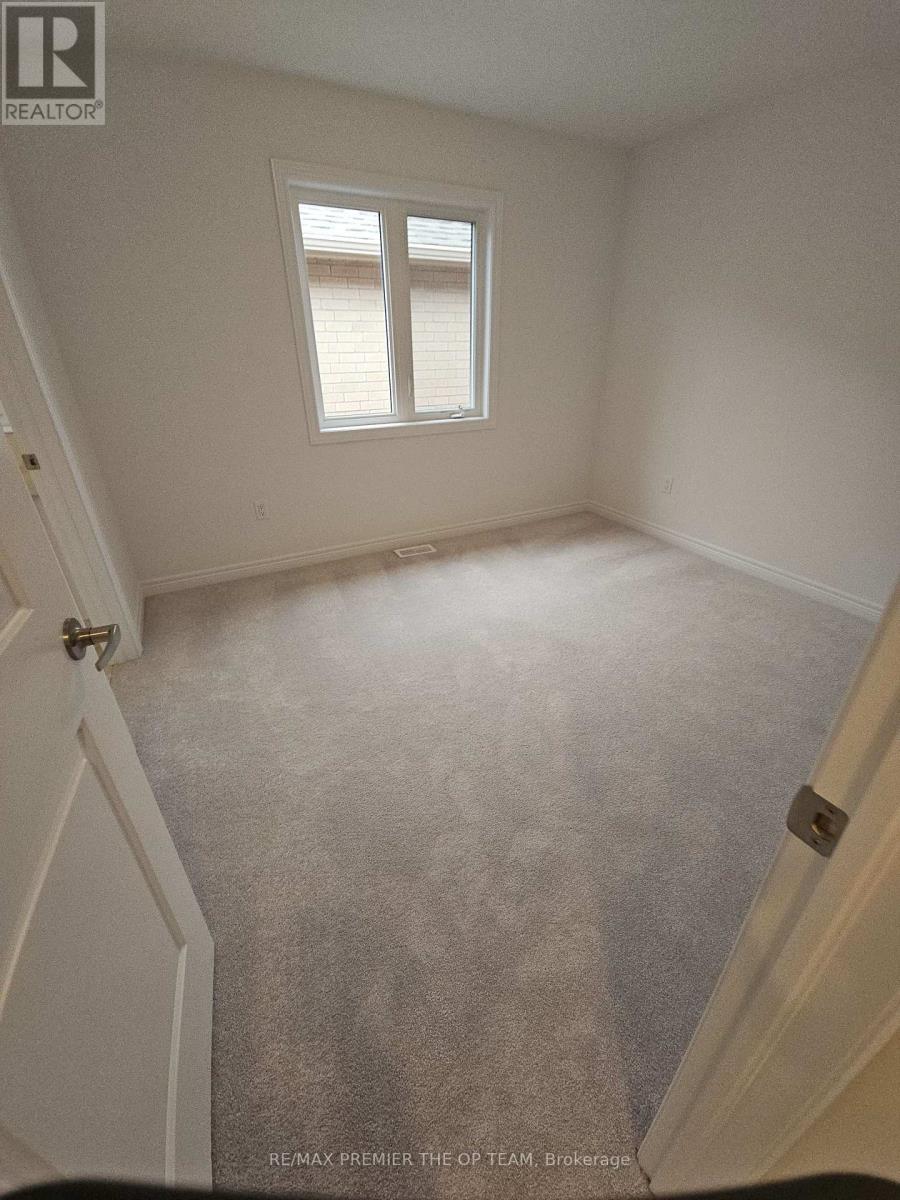 5 ABBEY CRES