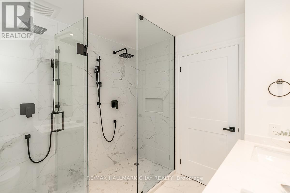 #801 -6 TORONTO ST, #801