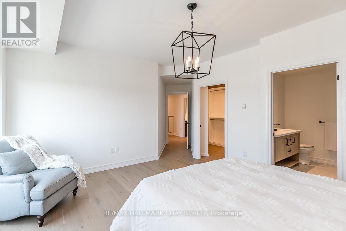 #801 -6 TORONTO ST, #801