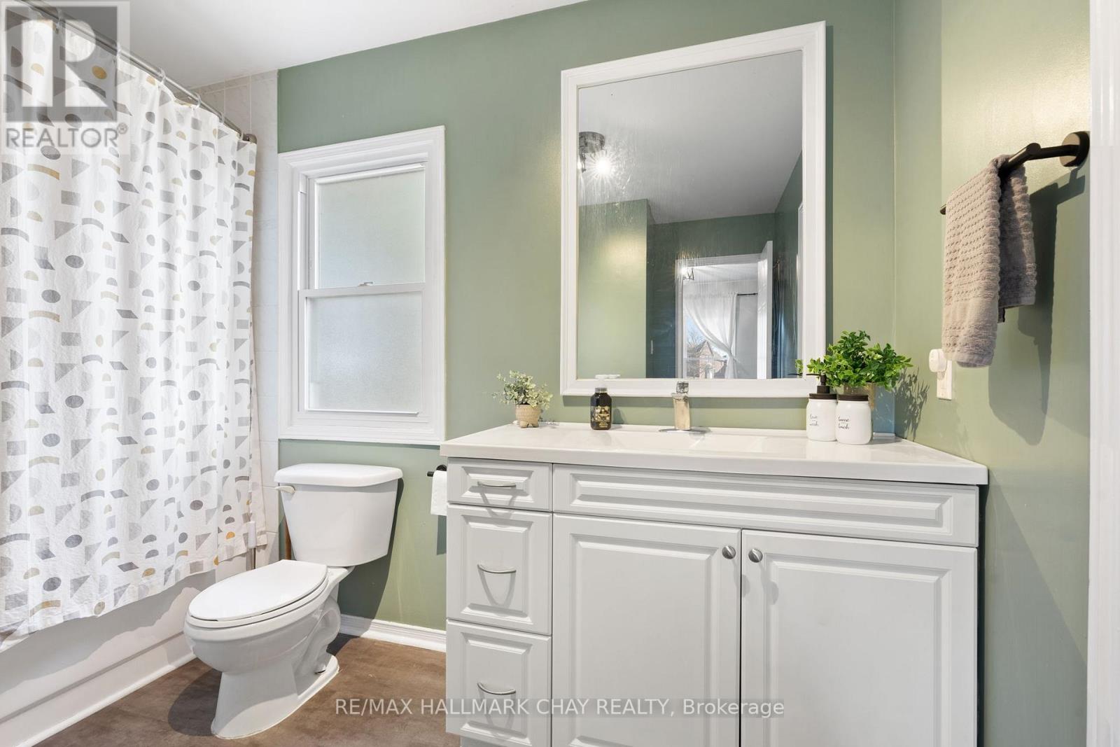 #52 -119 D'AMBROSIO DR, #52