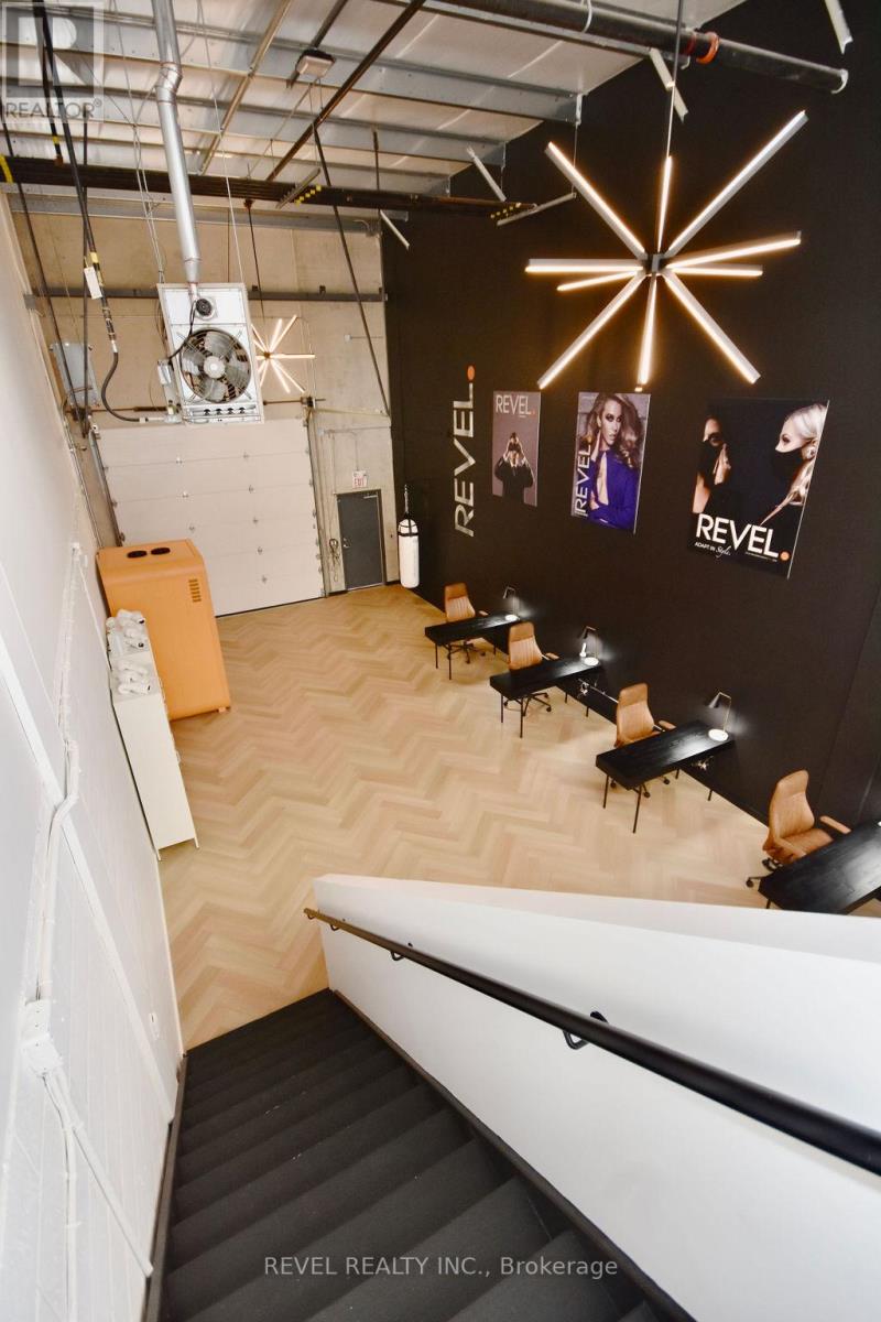 #4 -353 SAUNDERS RD, #4