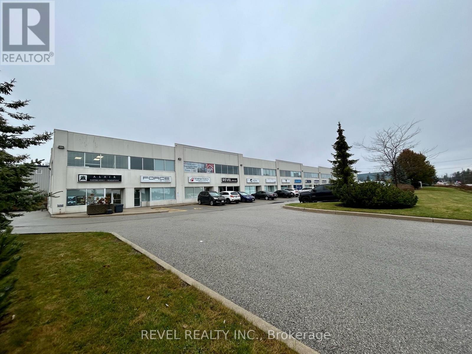 #4 -353 SAUNDERS RD, #4