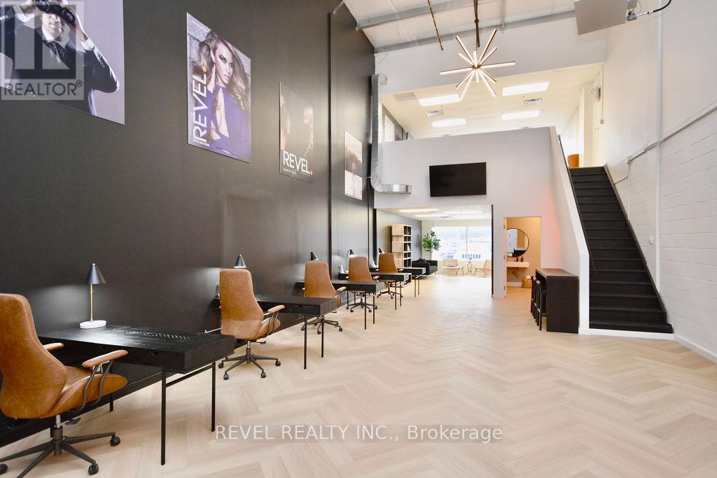 #4 -353 SAUNDERS RD, #4