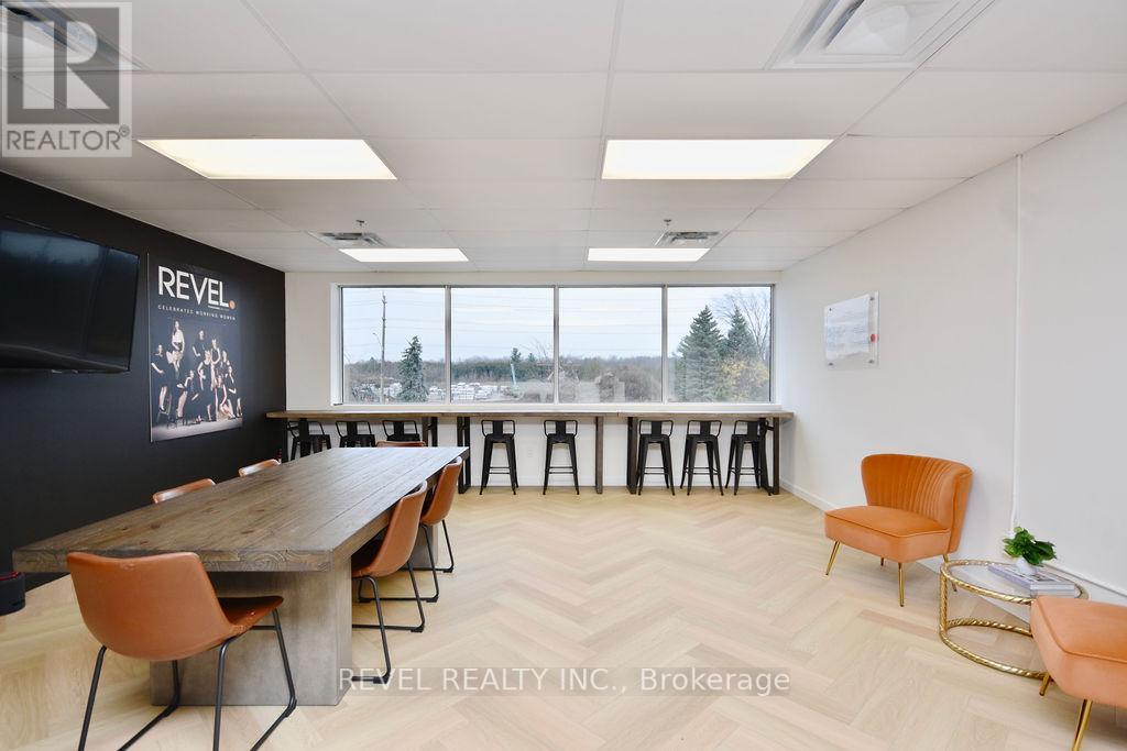 #4 -353 SAUNDERS RD, #4