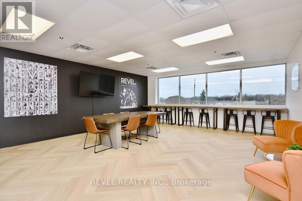 #4 -353 SAUNDERS RD, #4
