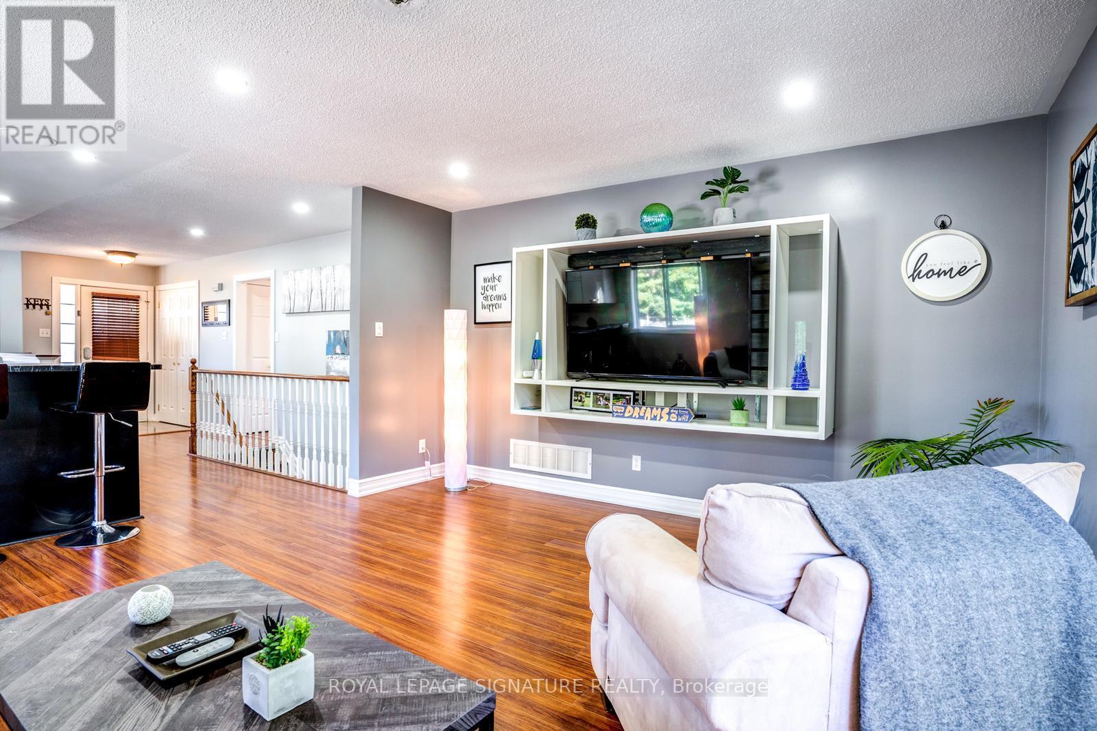 263 PRINGLE DR