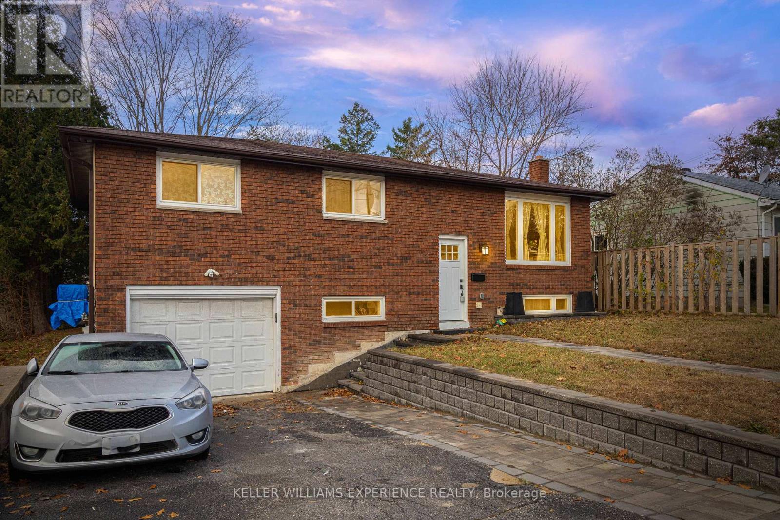200 FERNDALE DR N