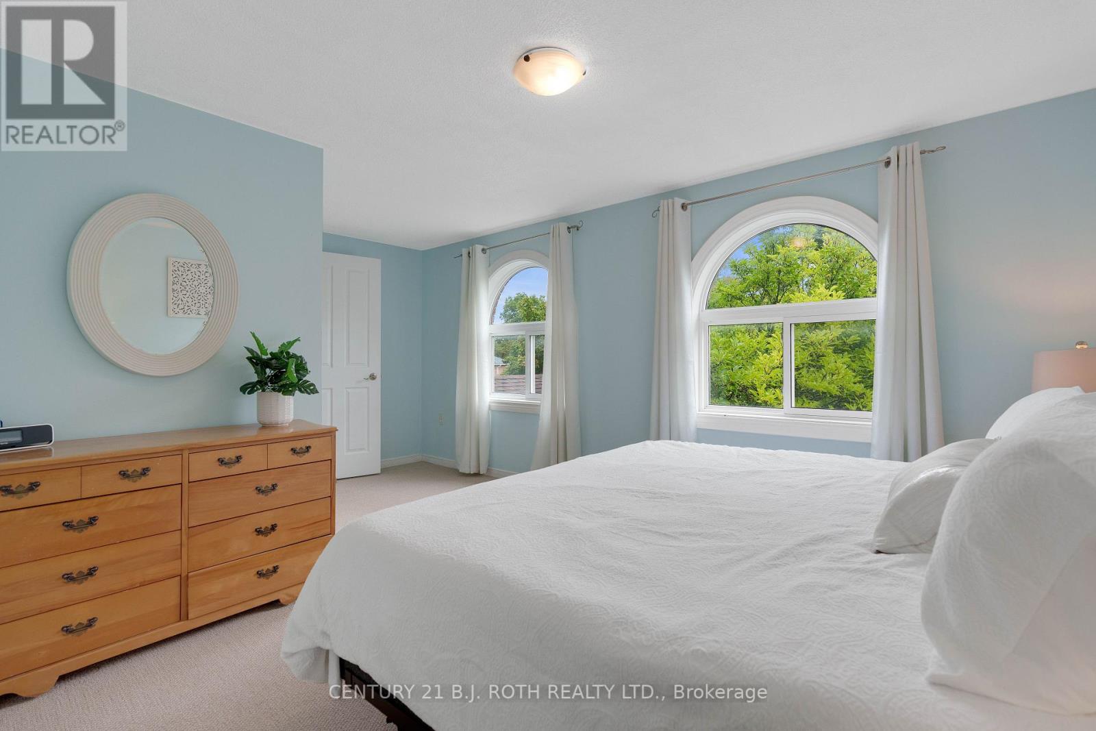 47 IRWIN DR