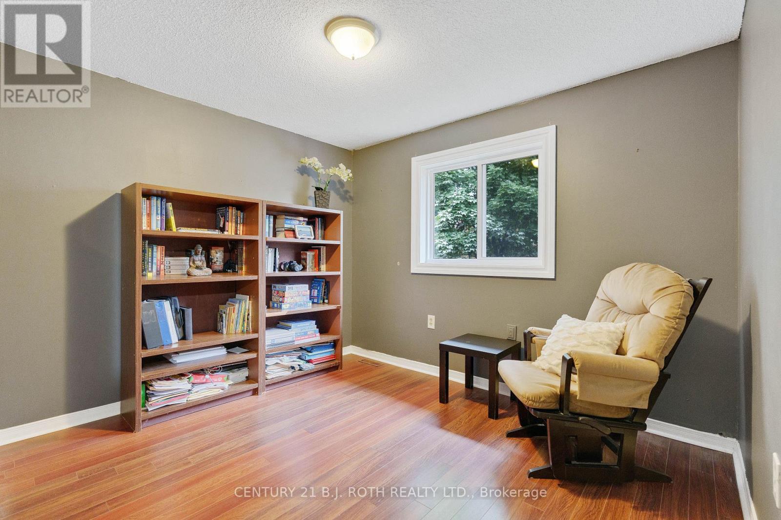 47 IRWIN DR