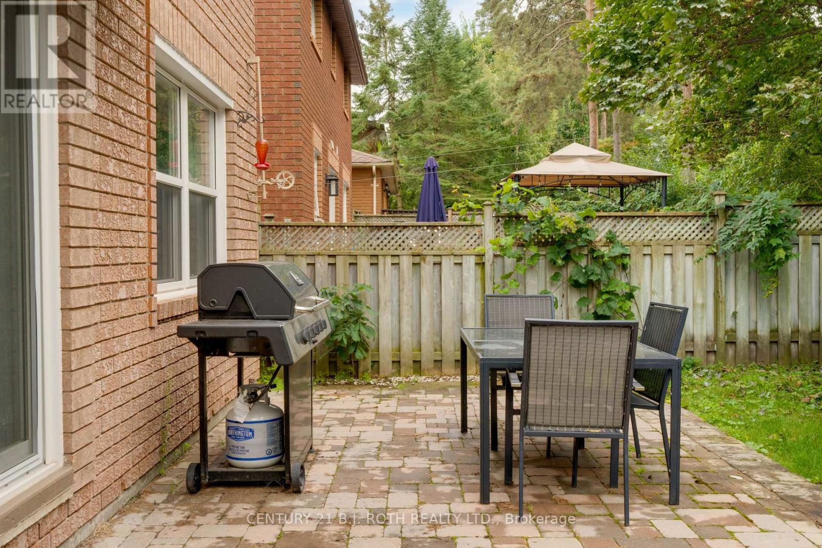 47 IRWIN DR