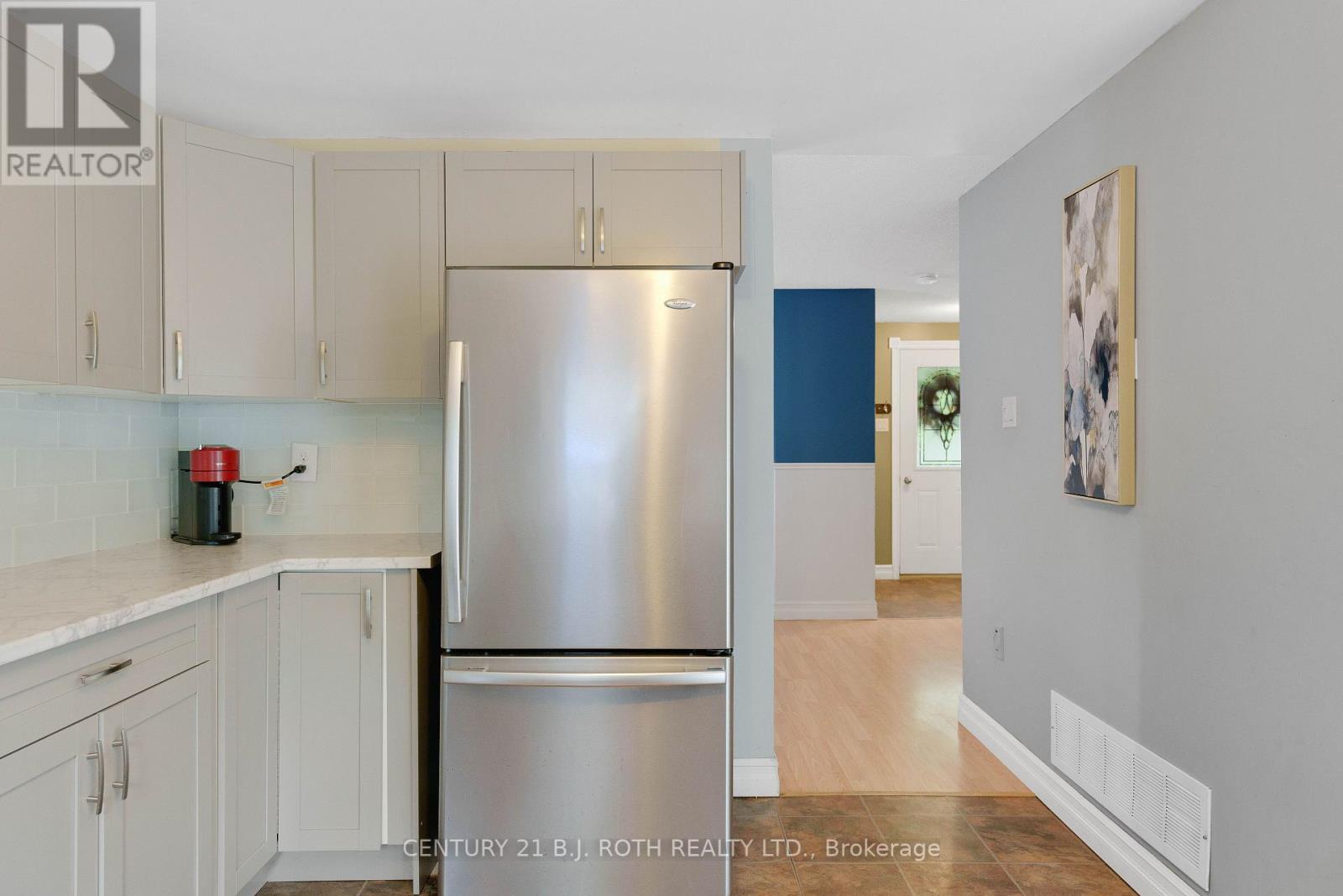 47 IRWIN DR