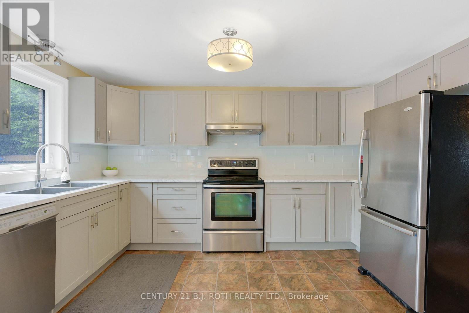 47 IRWIN DR