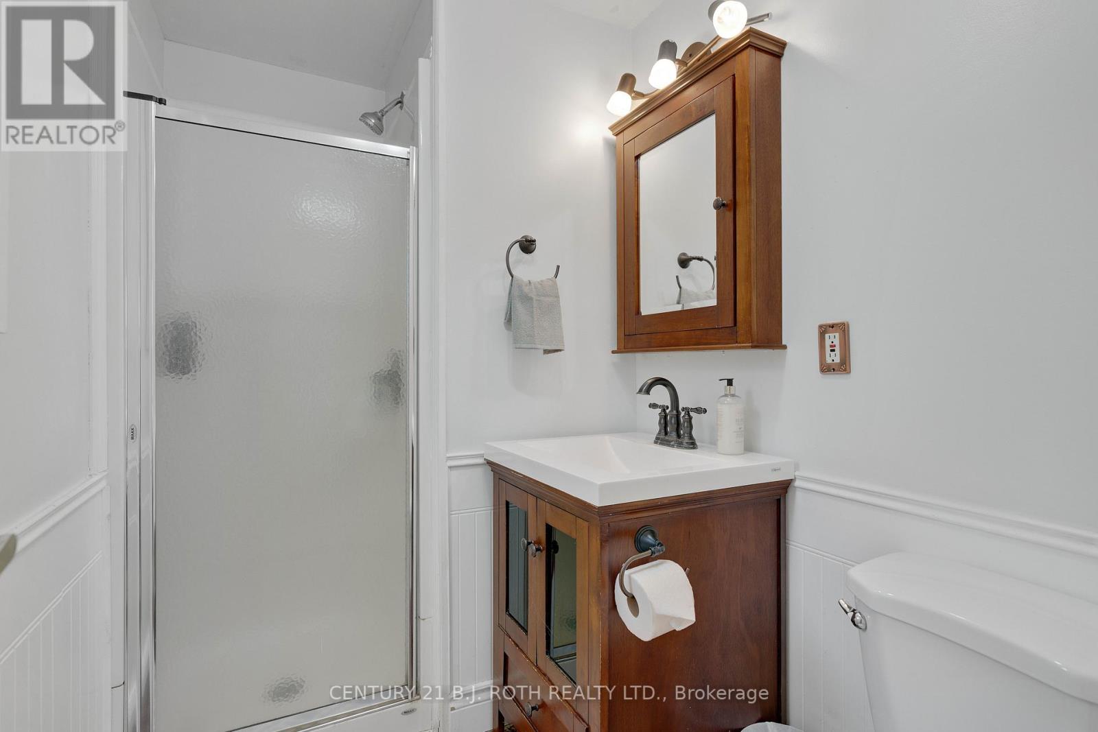 47 IRWIN DR