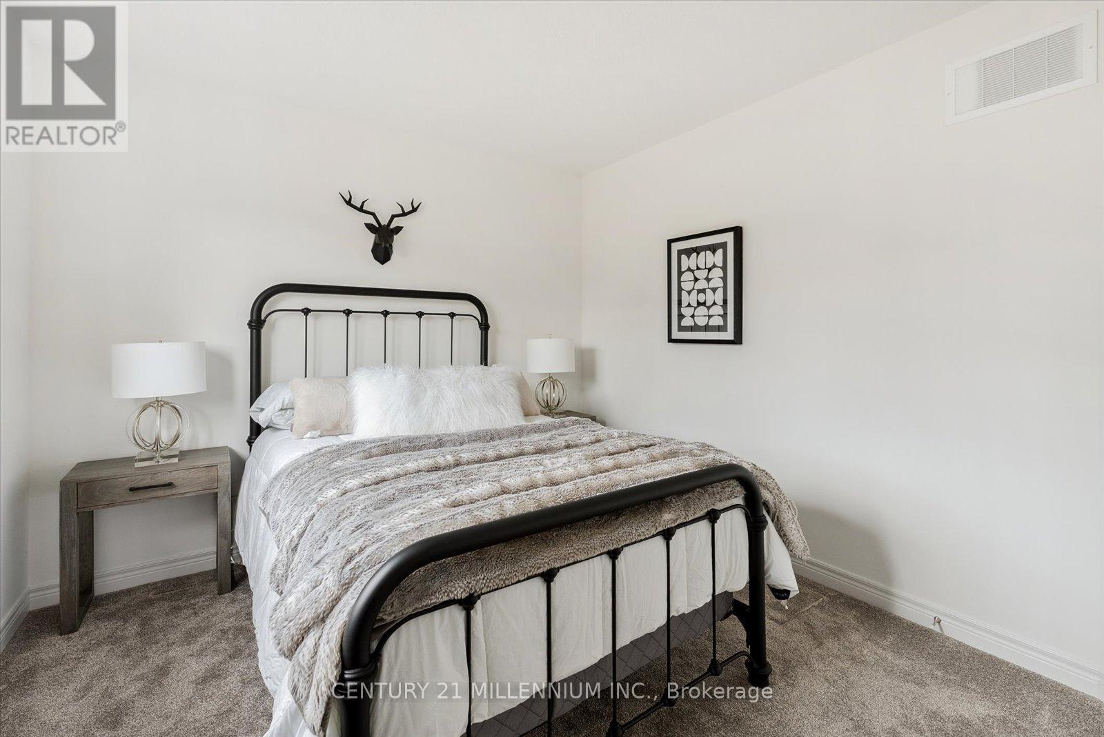 16 BASSETT ST