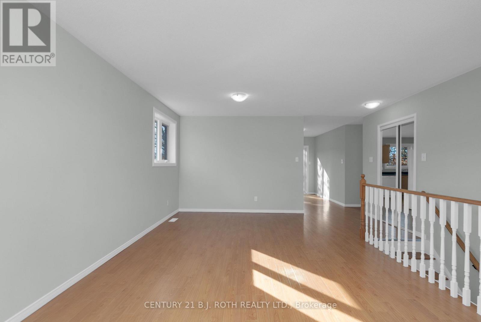 10 SELKIRK CRES