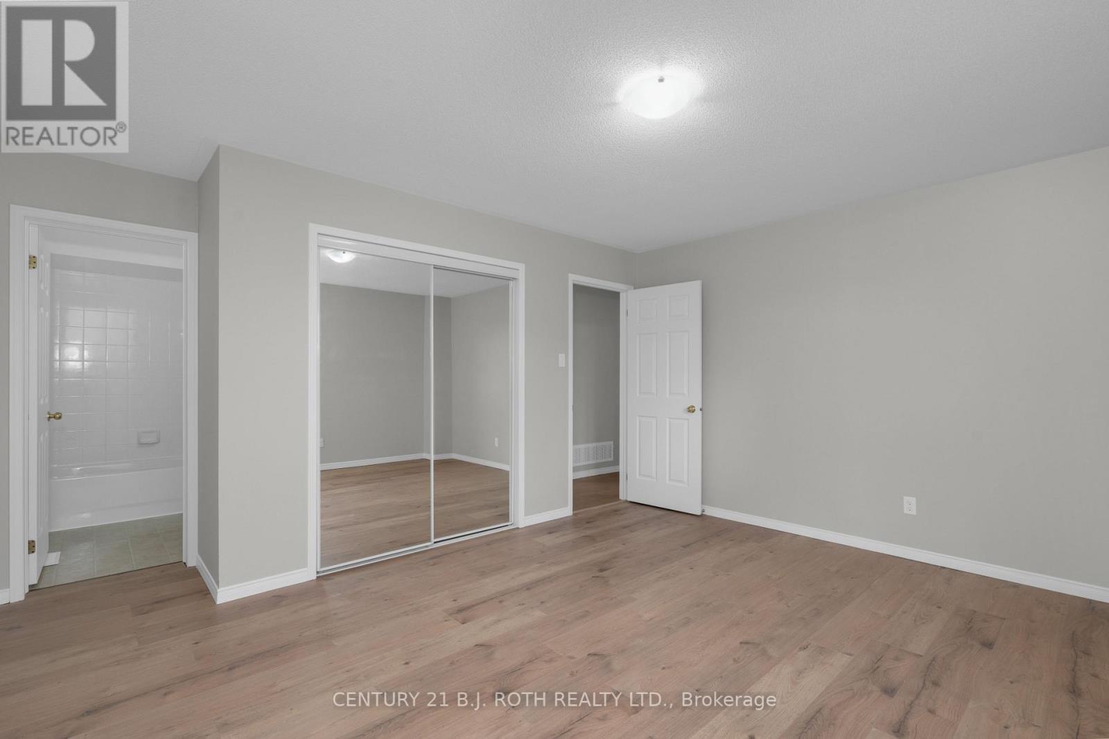 10 SELKIRK CRES