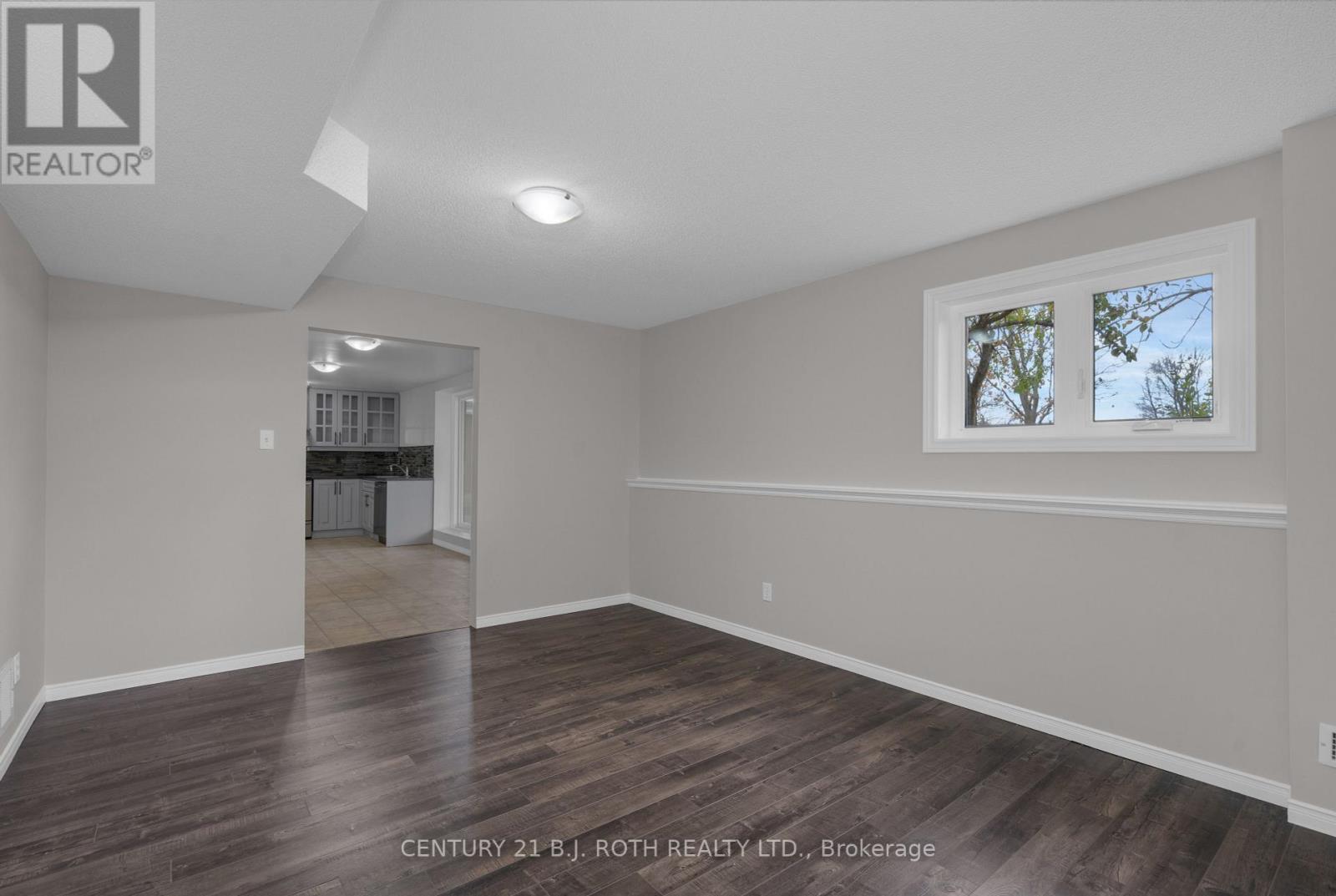 10 SELKIRK CRES