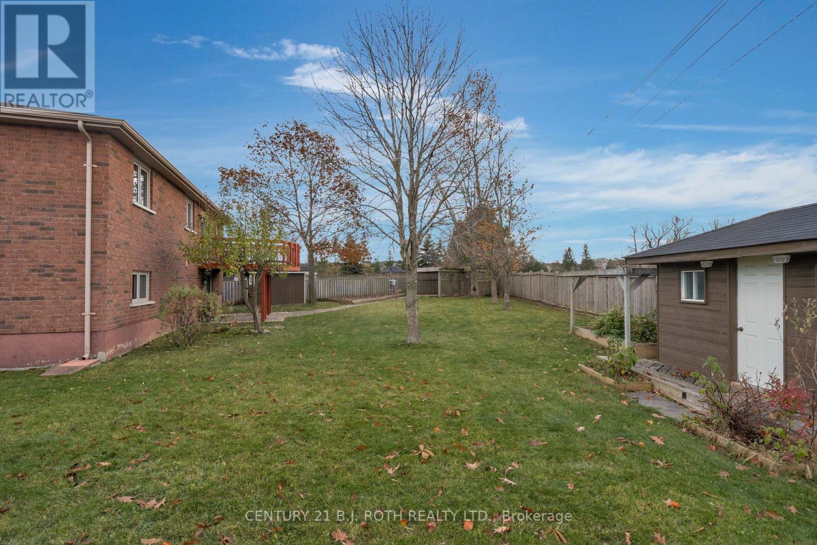 10 SELKIRK CRES
