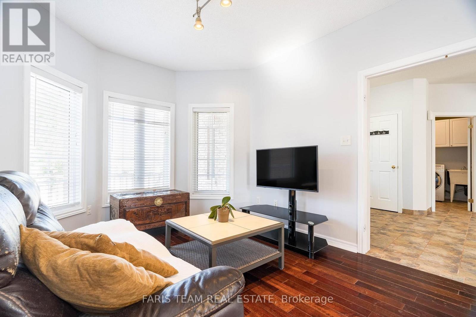 13 JESSICA DR